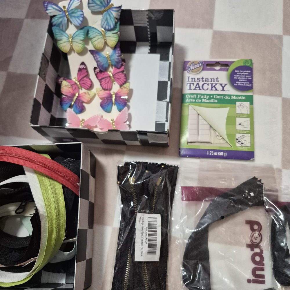 Craft Supplies Bundle with Beads Zippers - Picture 6 of 7